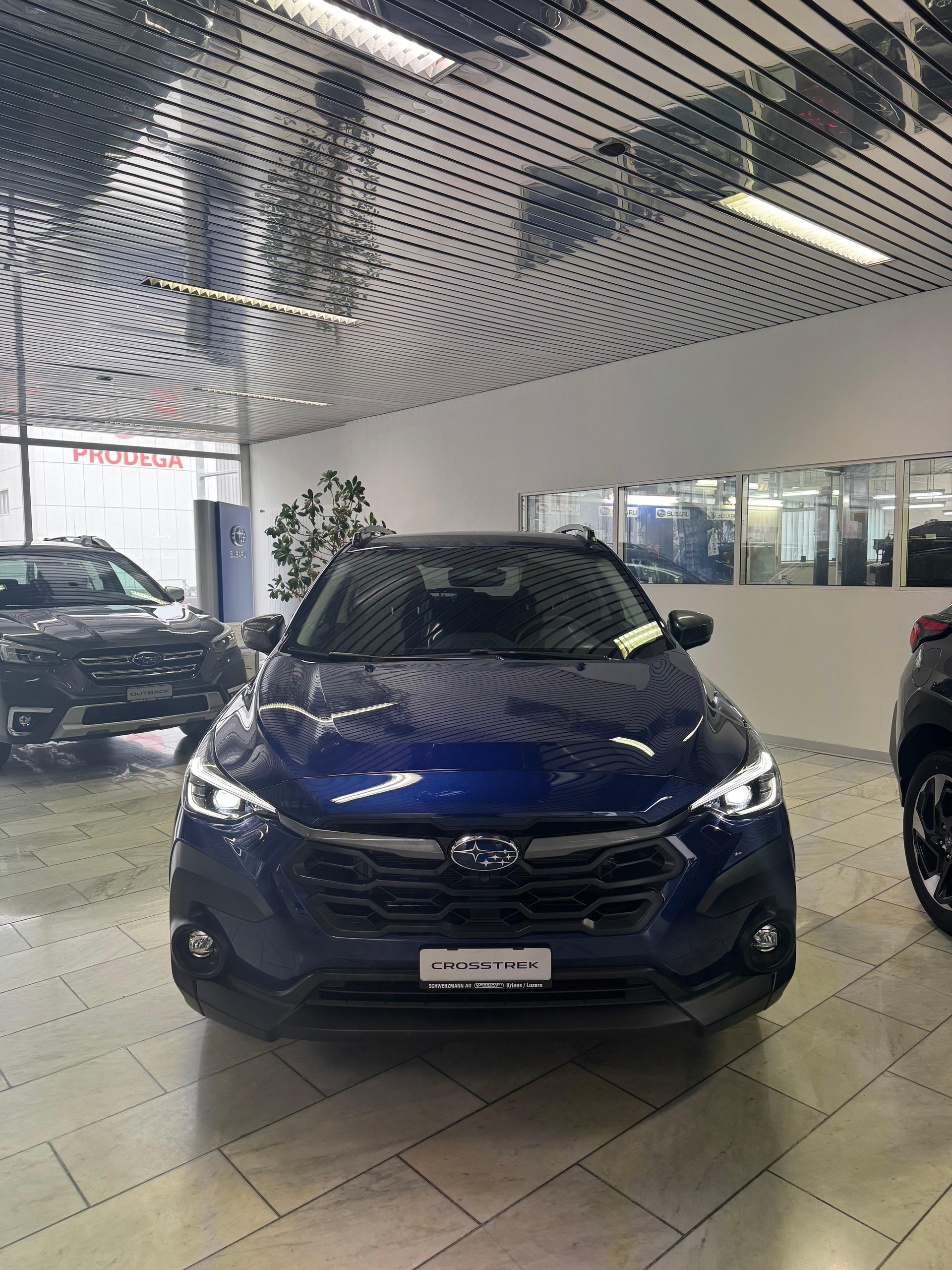 SUBARU Crosstrek 2.0i e-Boxer Swiss Plus-showroom-element-1