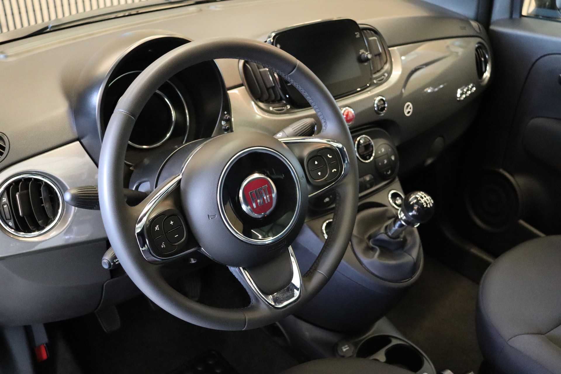 FIAT 500 1.0 Hybrid Lounge-image-8