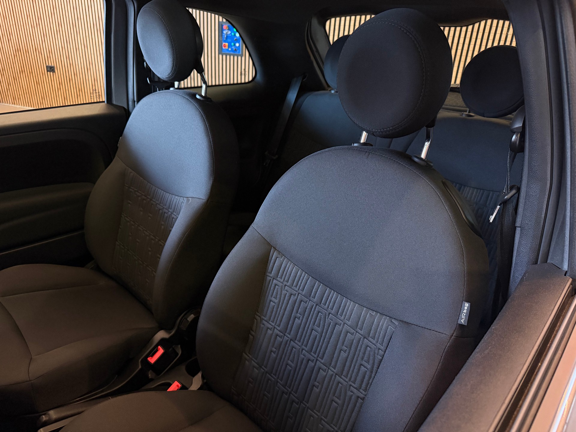 FIAT 500 1.0 Hybrid Lounge-image-11