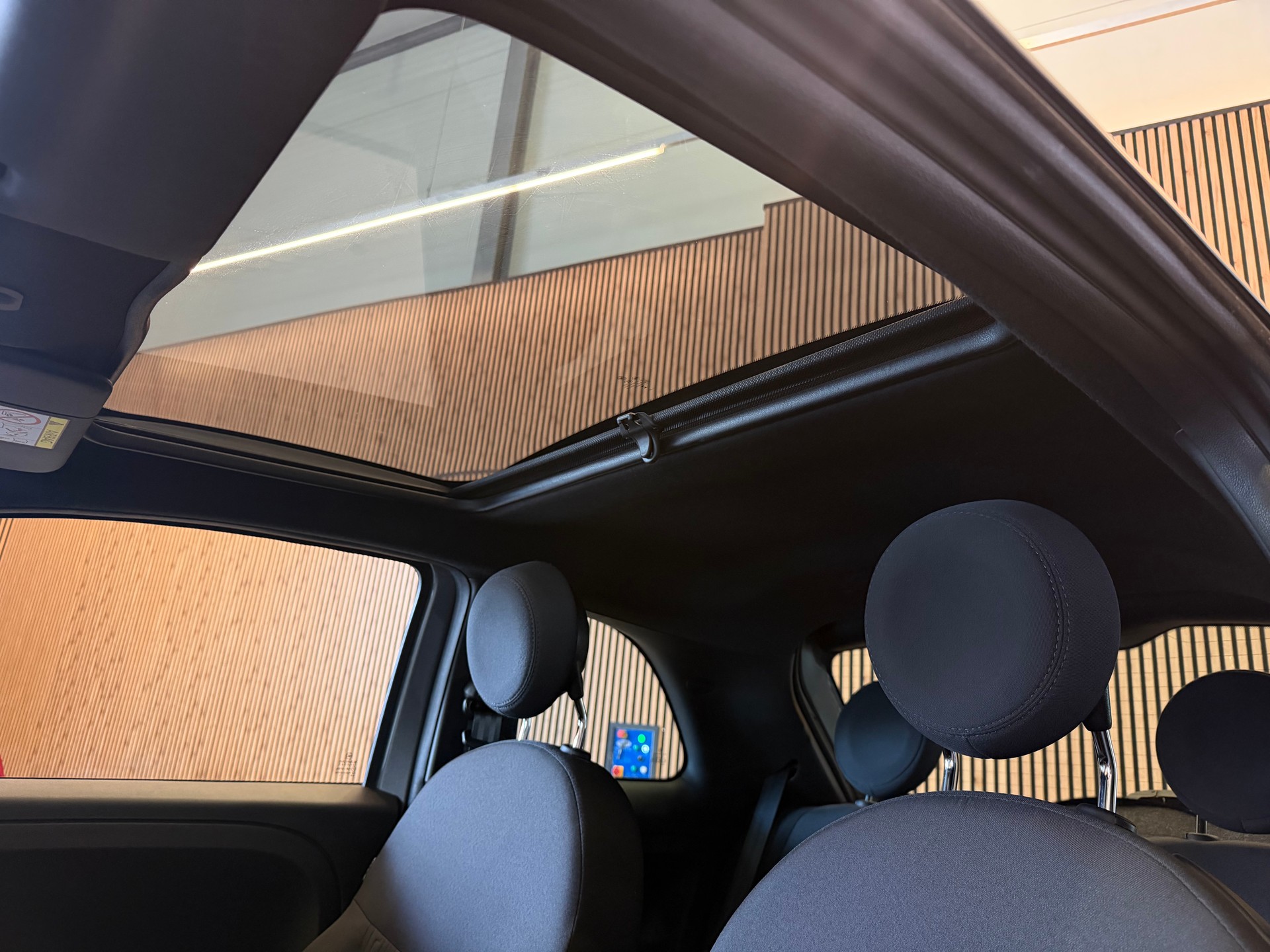 FIAT 500 1.0 Hybrid Lounge-image-10