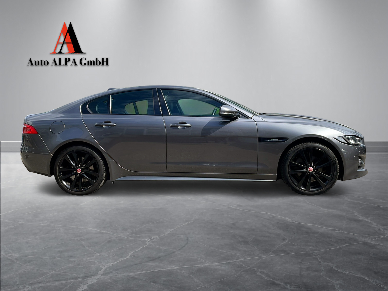 JAGUAR XE 25d R-Sport AWD Automat-image-4