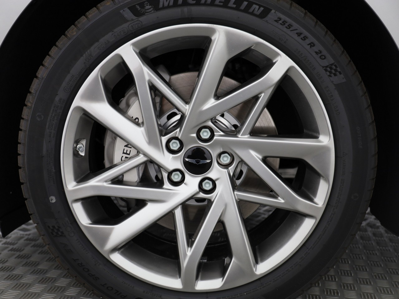 GENESIS GV60 77.4 kWh Sport AWD-showroom-element-2