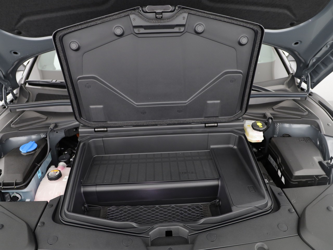 GENESIS GV60 77.4 kWh Sport AWD-showroom-element-3