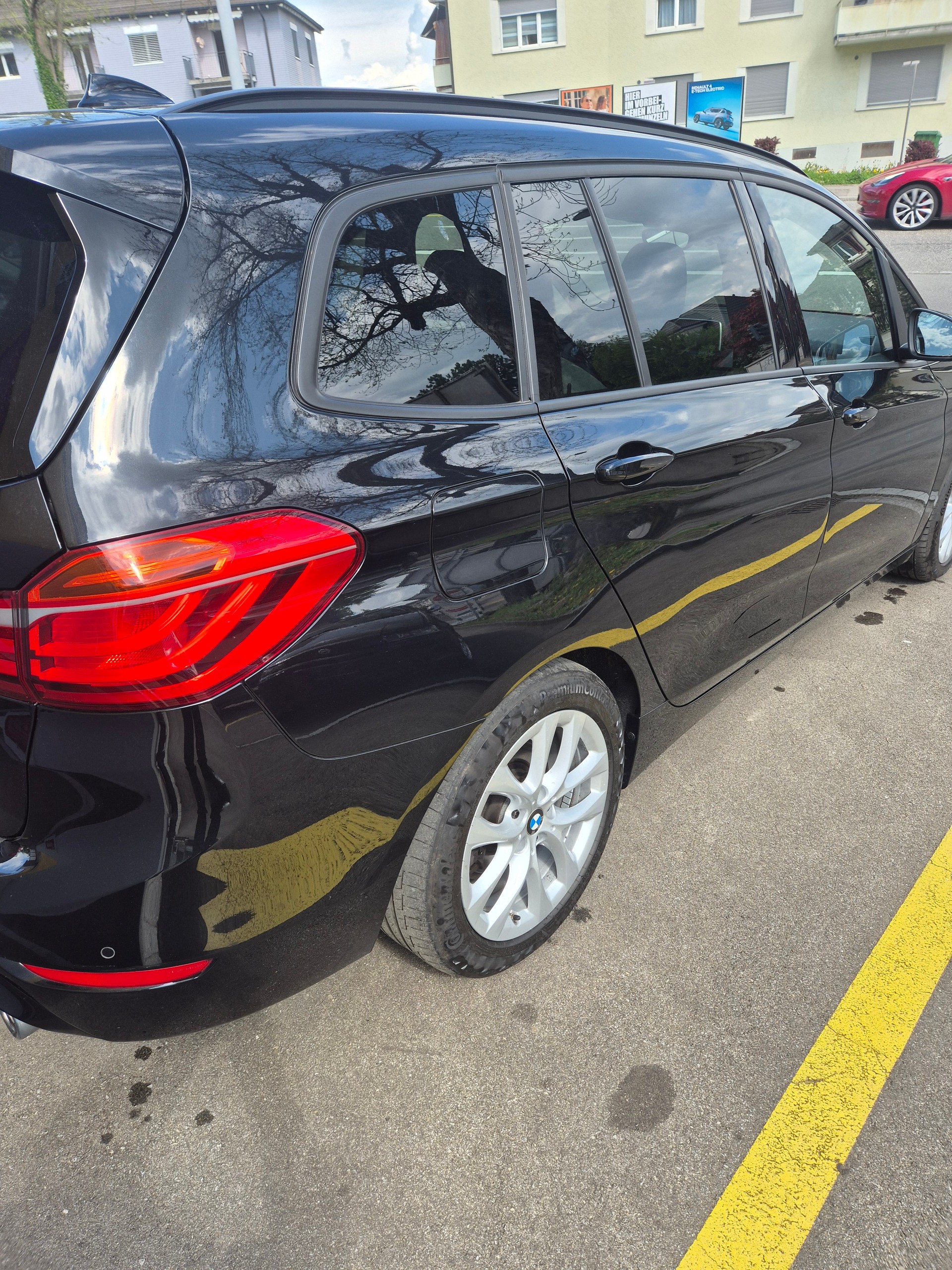 BMW 218d xDrive Gran Tourer Steptronic M Sport-image-1