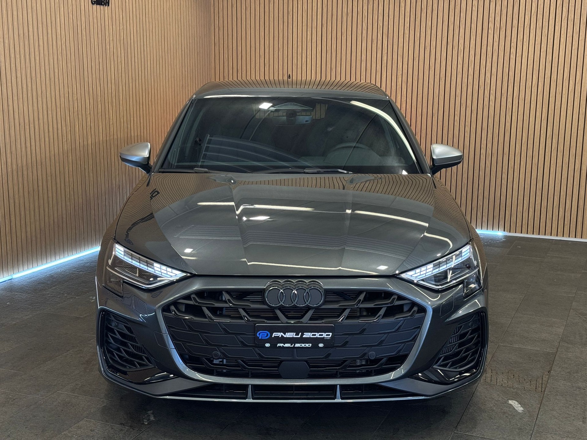 AUDI S3 Sportback TFSI quattro S-tronic-showroom-element-1