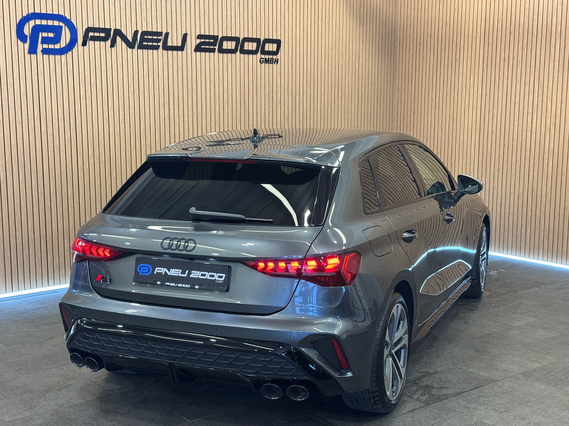 AUDI S3 Sportback TFSI quattro S-tronic-showroom-element-2