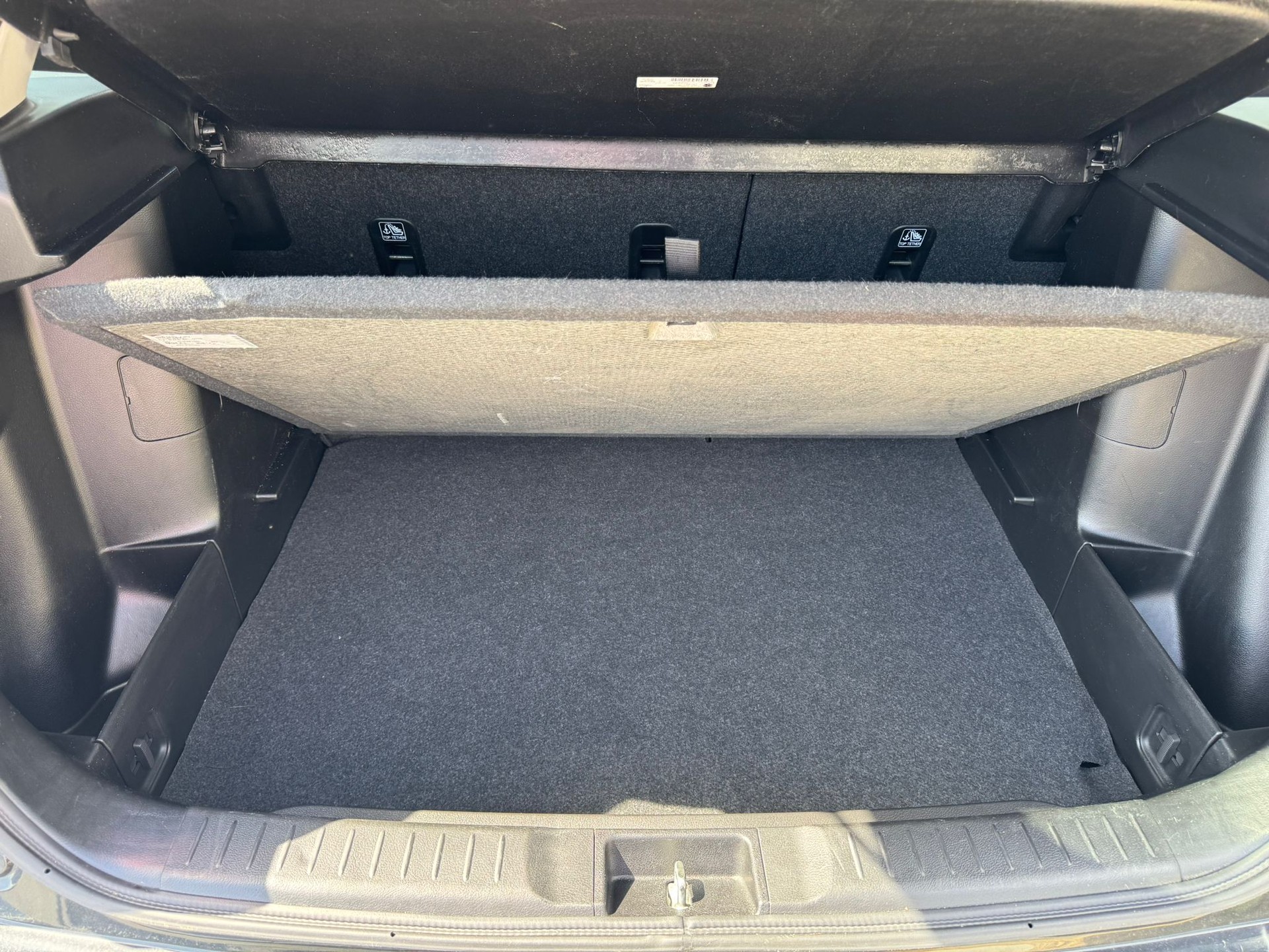 SUZUKI Vitara 1.4 Boosterjet Compact + Automatic-image-13