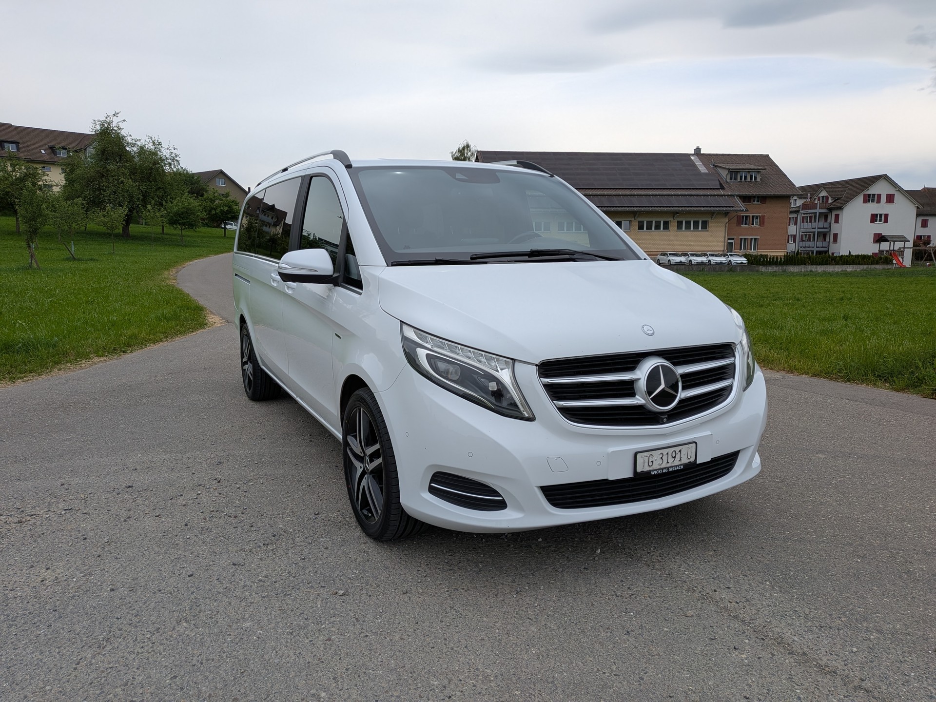 MERCEDES-BENZ V 250 BlueTEC Edition 1 lang 7G-Tronic-showroom-element-1
