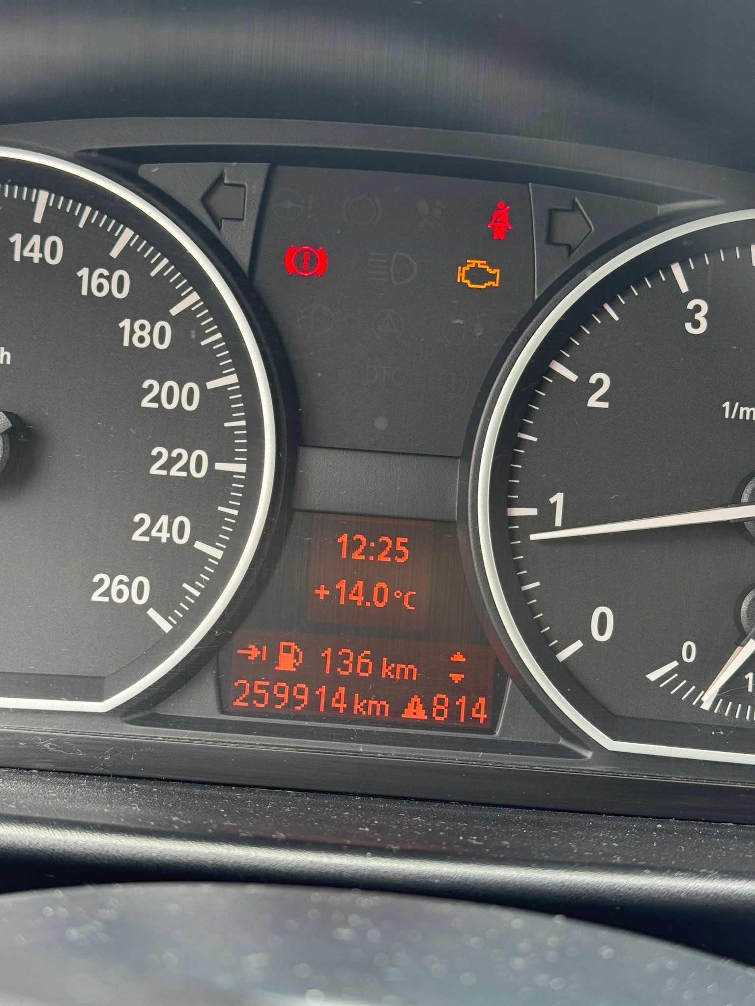 BMW 120i Cabrio-image-11