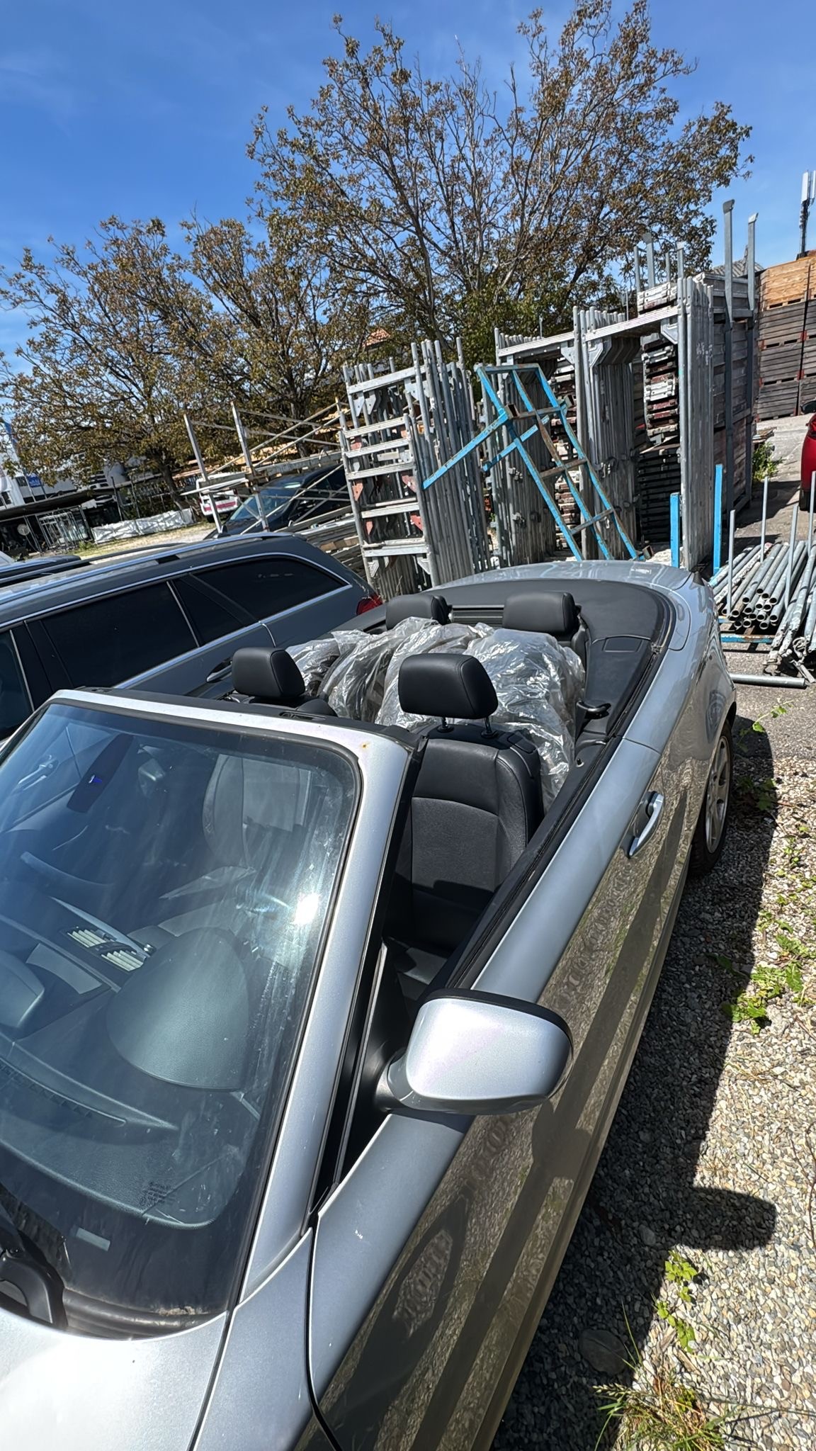 BMW 120i Cabrio-image-14