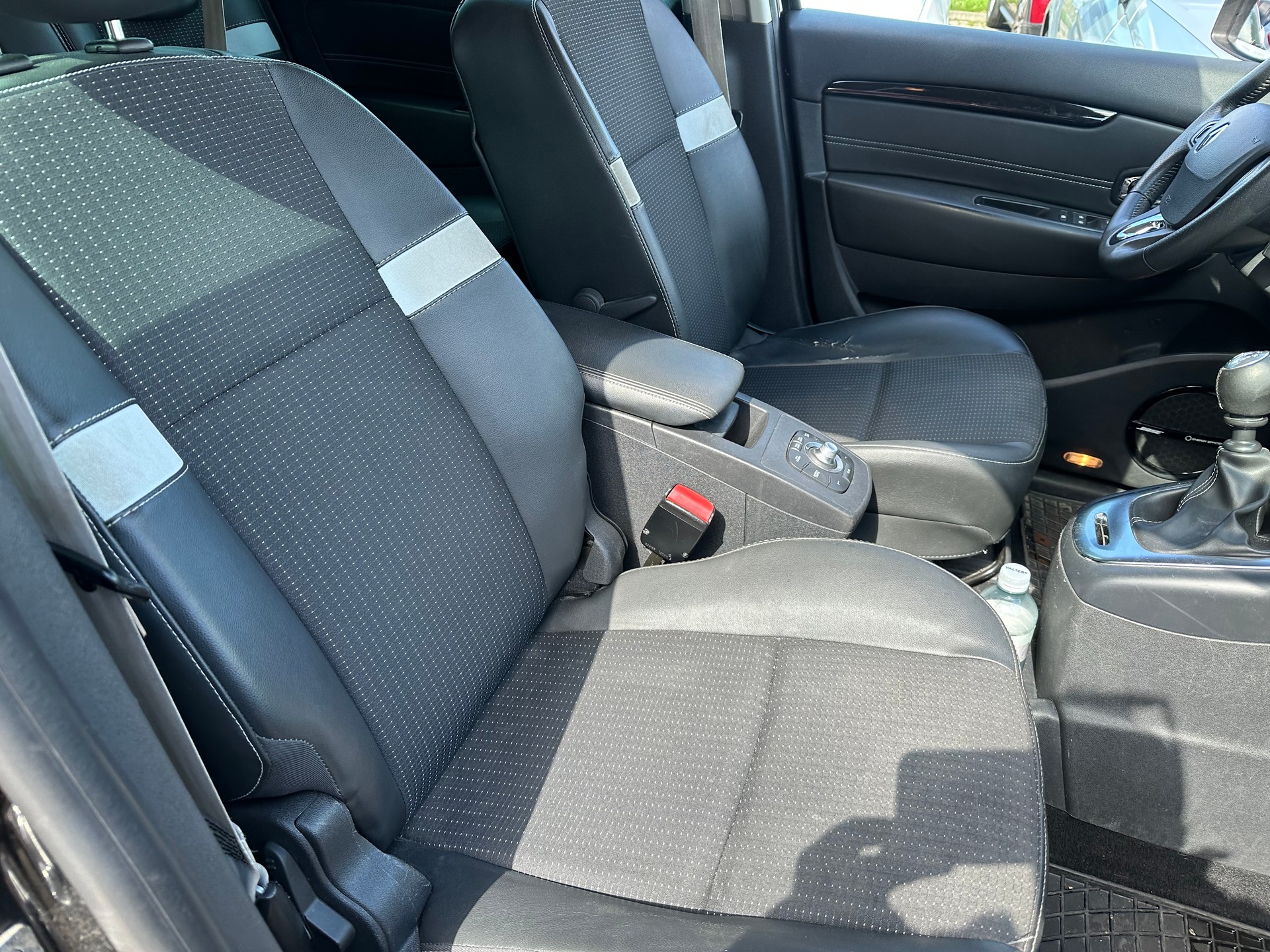 RENAULT Grand Scénic 1.6 dCi Dynamique-image-4