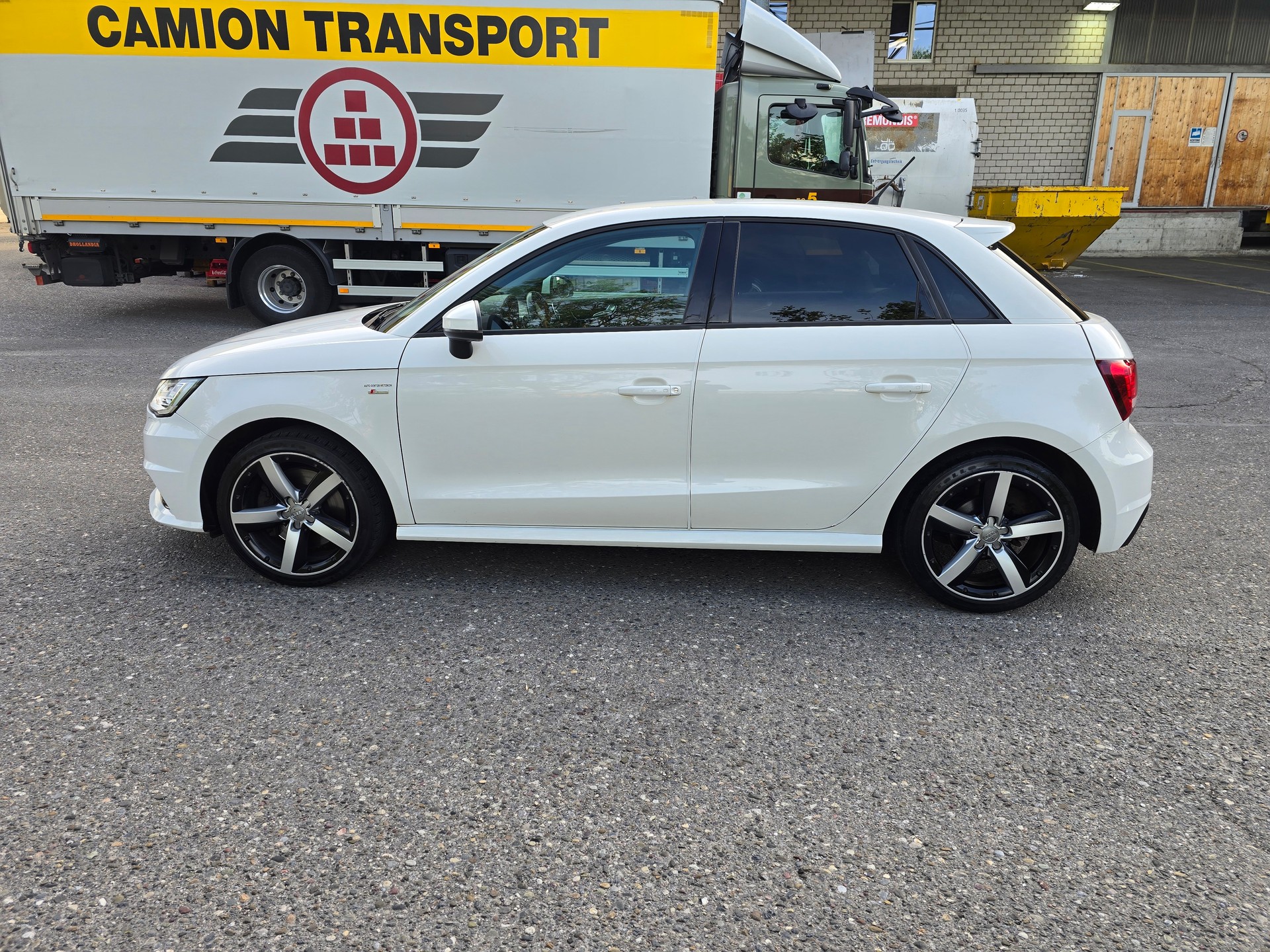 AUDI A1 Sportback 1.8 TFSI S Line S-tronic-image-8
