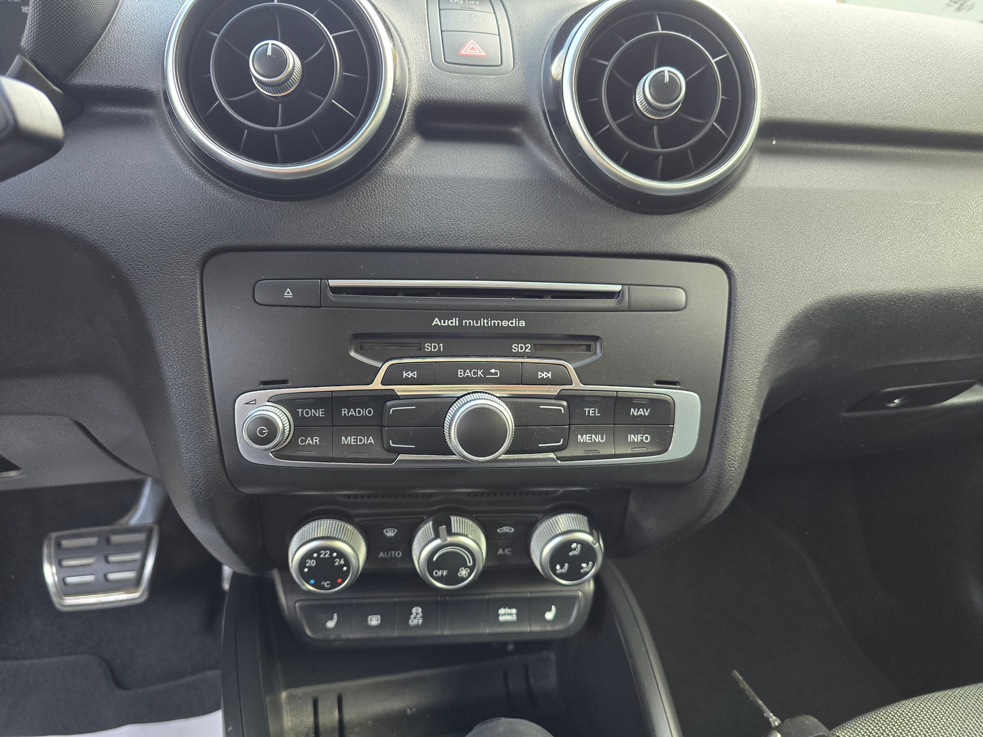 AUDI A1 Sportback 1.8 TFSI S Line S-tronic-image-16
