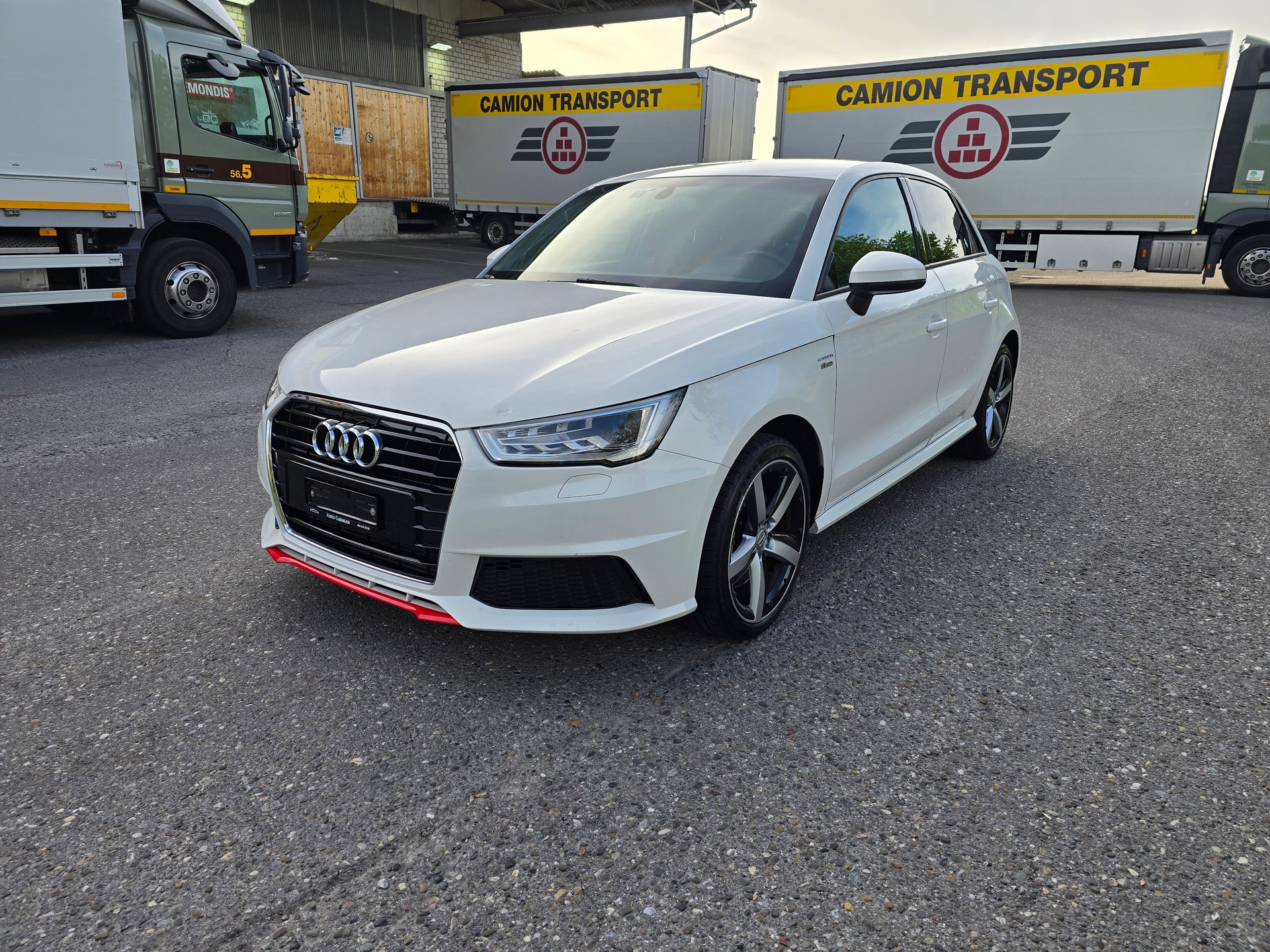 AUDI A1 Sportback 1.8 TFSI S Line S-tronic-showroom-element-2