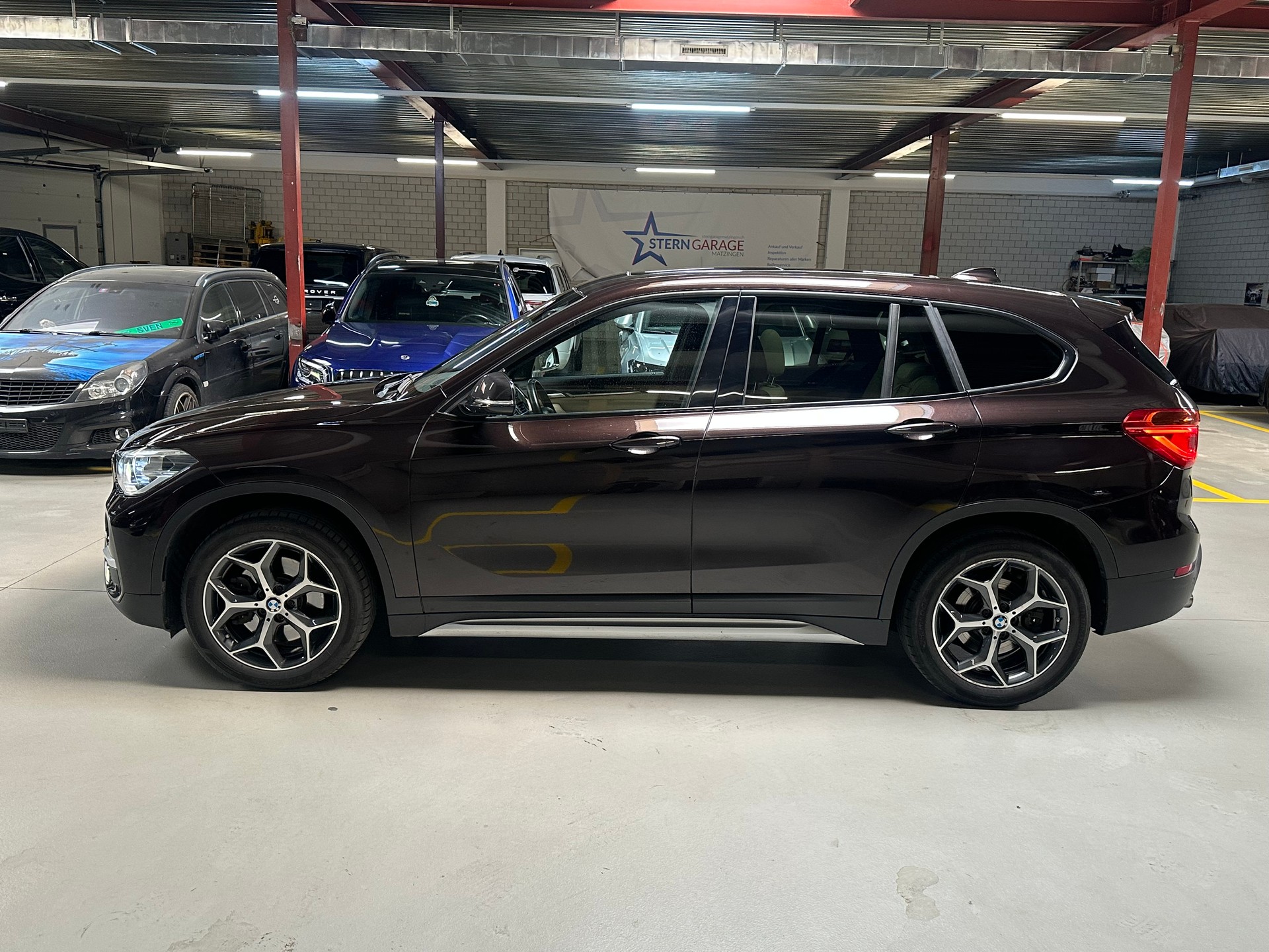 BMW X1 xDrive 25i xLine Steptronic-showroom-element-1