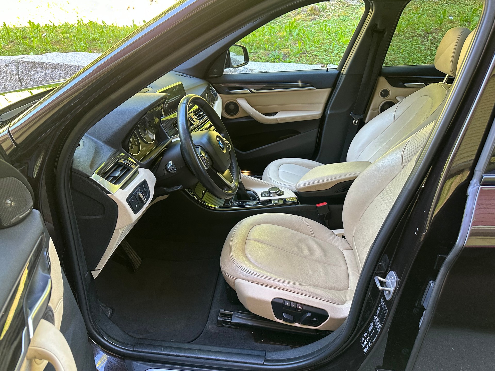BMW X1 xDrive 25i xLine Steptronic-image-8