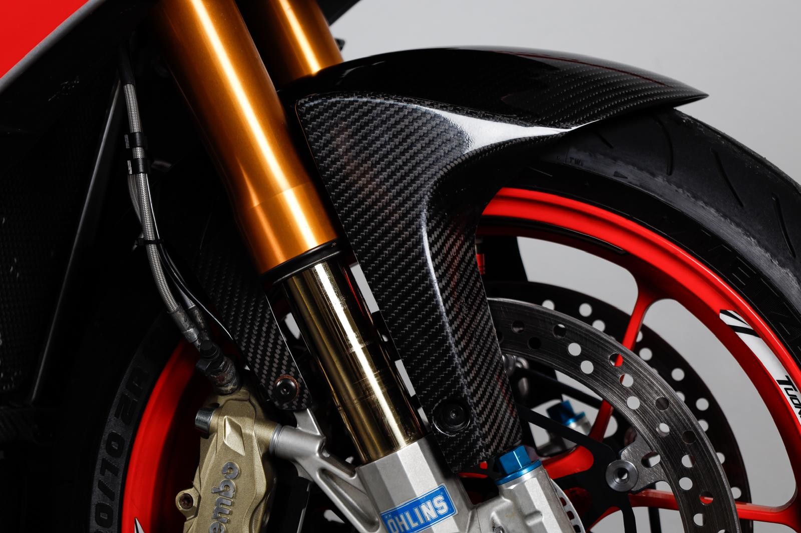 APRILIA Tuono V4 1100 Factory-image-5