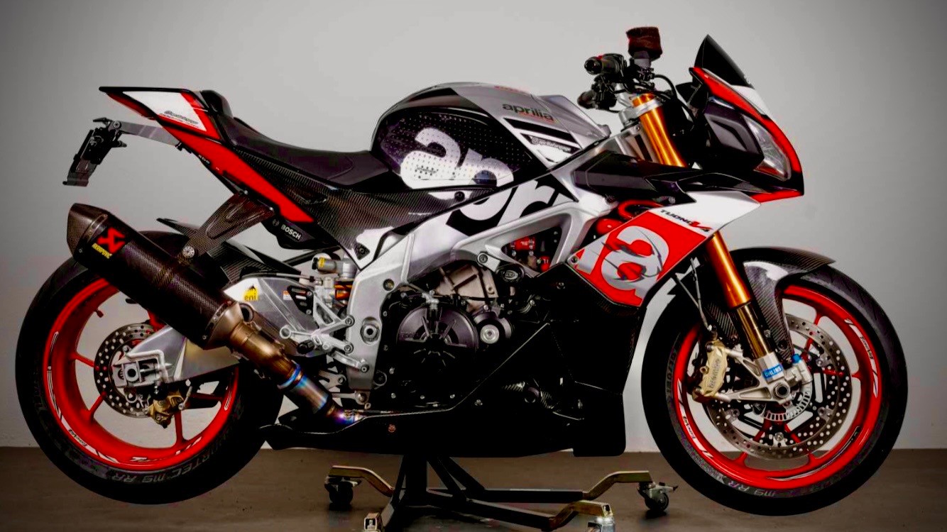 APRILIA Tuono V4 1100 Factory-image-1