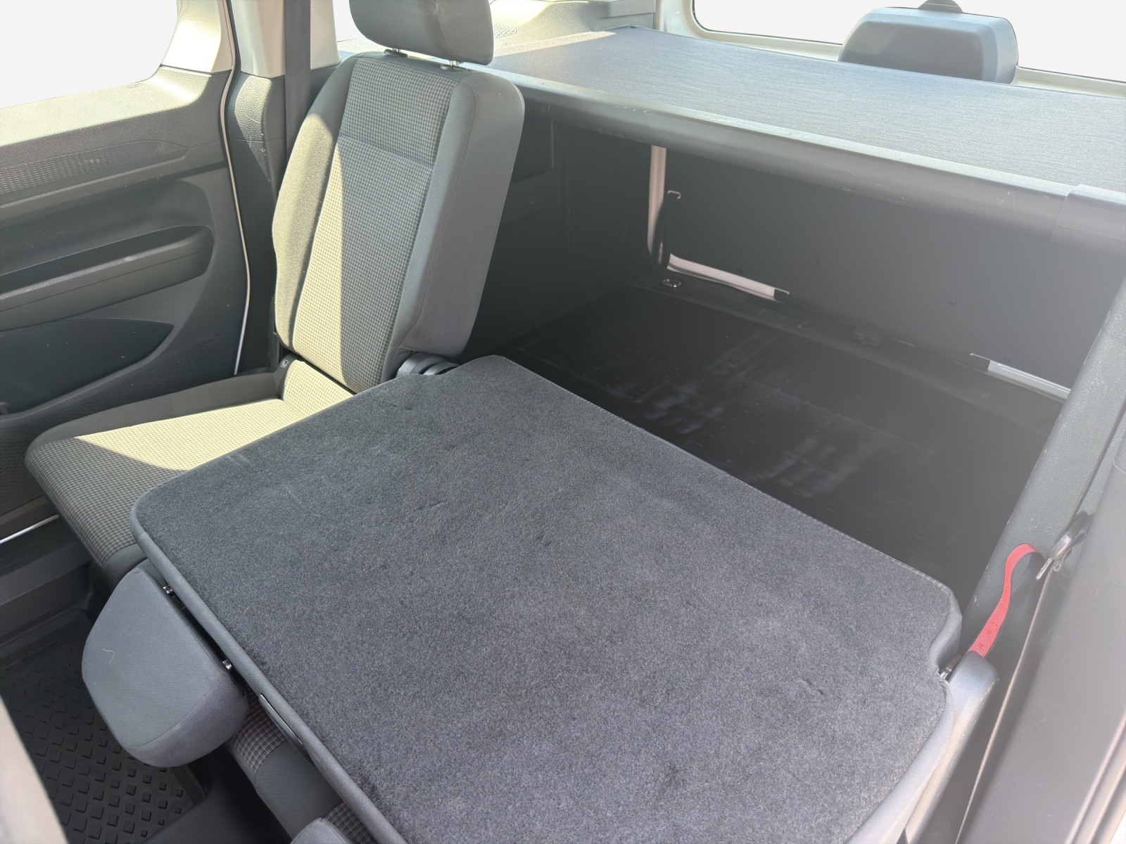 VW Caddy 2.0 TDI 4Motion-image-14