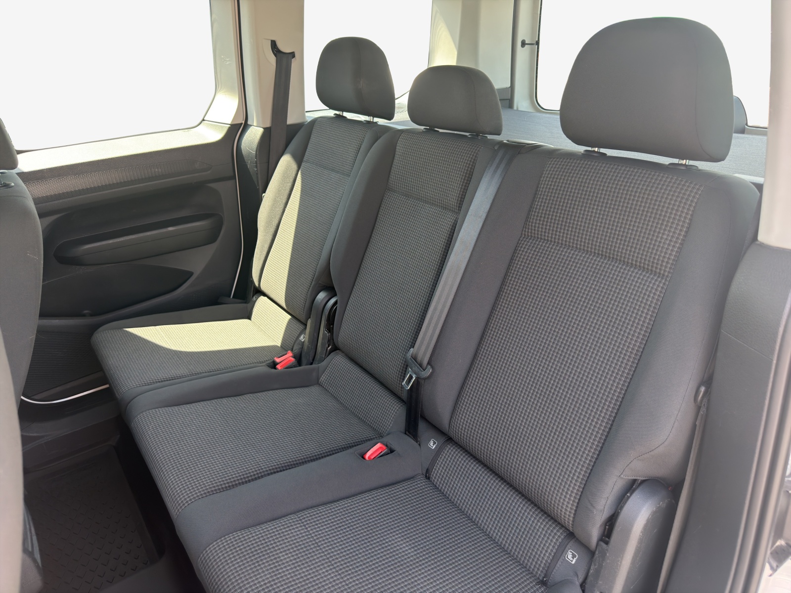 VW Caddy 2.0 TDI 4Motion-image-11
