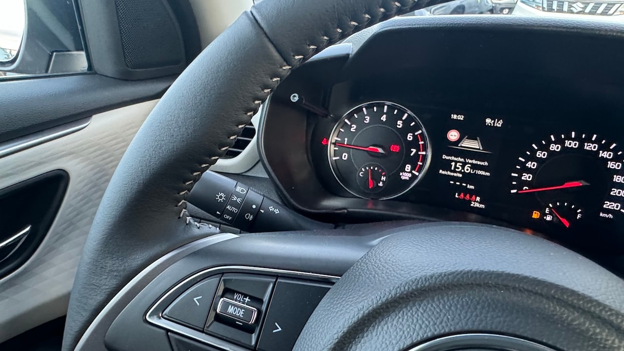 SUZUKI NEW SWIFT 1.2 COMPACT TOP HYBRID 4X4-image-14