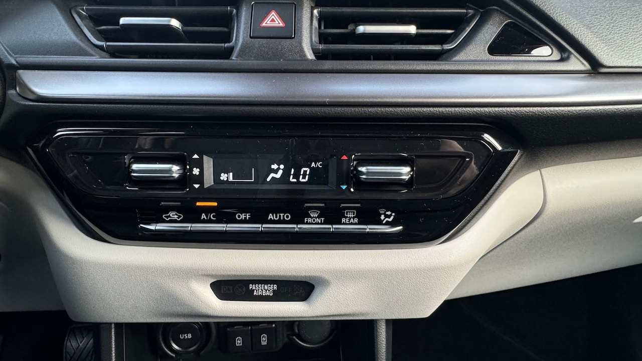 SUZUKI NEW SWIFT 1.2 COMPACT TOP HYBRID 4X4-image-21