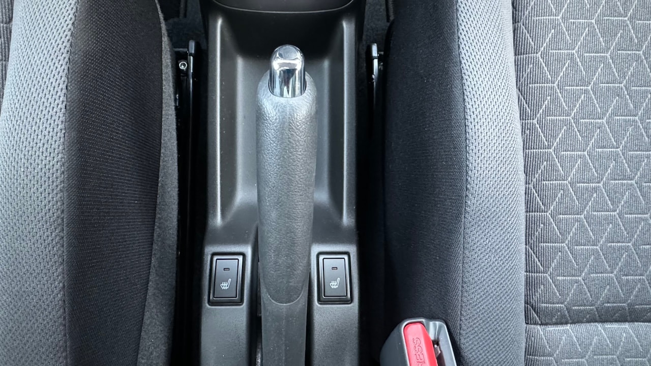 SUZUKI NEW SWIFT 1.2 COMPACT TOP HYBRID 4X4-image-22
