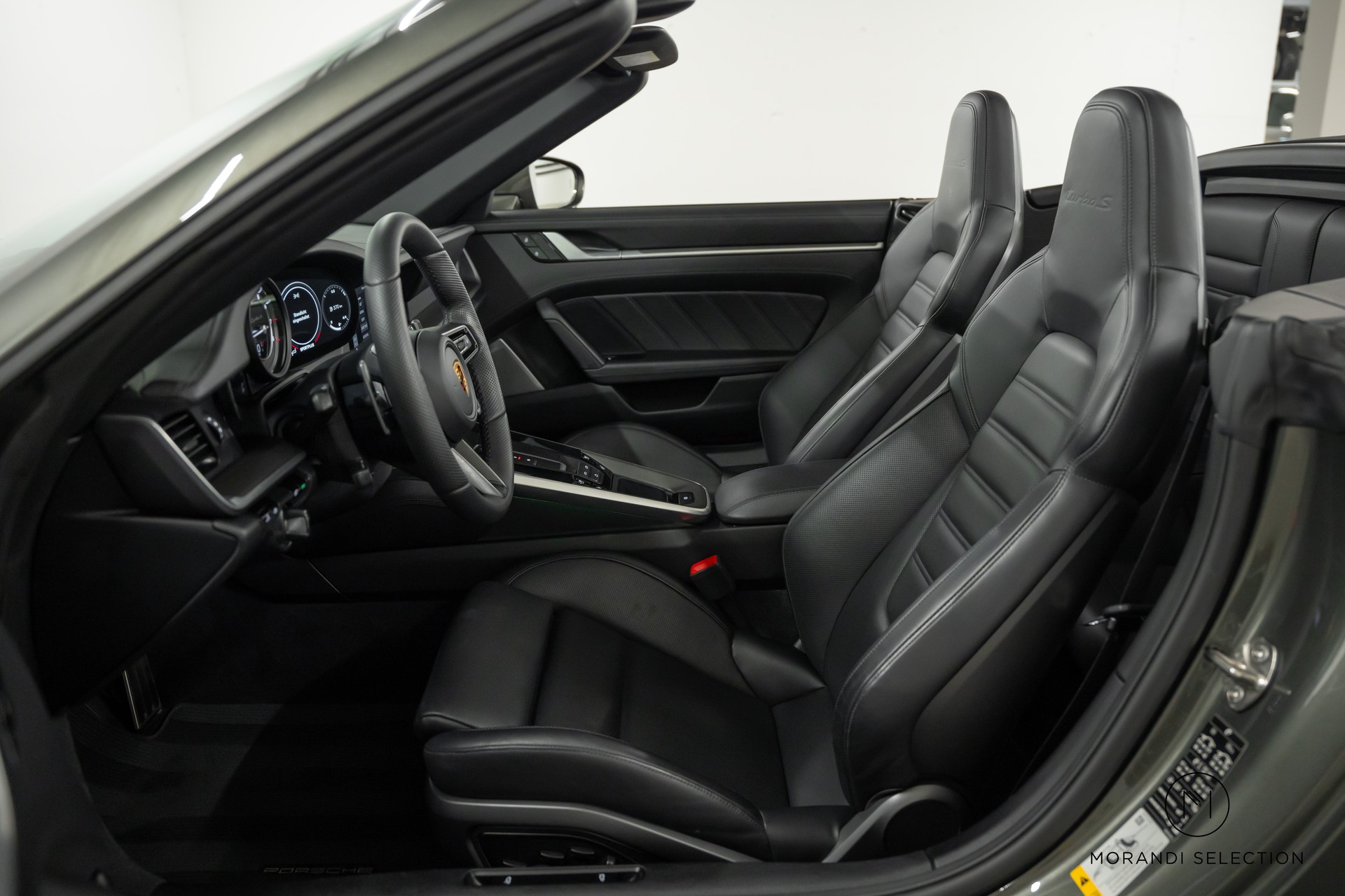 PORSCHE 911 Cabriolet 3.7 Turbo S PDK-image-12