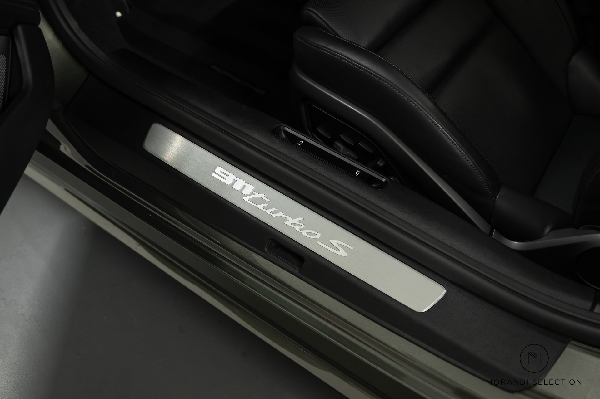 PORSCHE 911 Cabriolet 3.7 Turbo S PDK-image-15