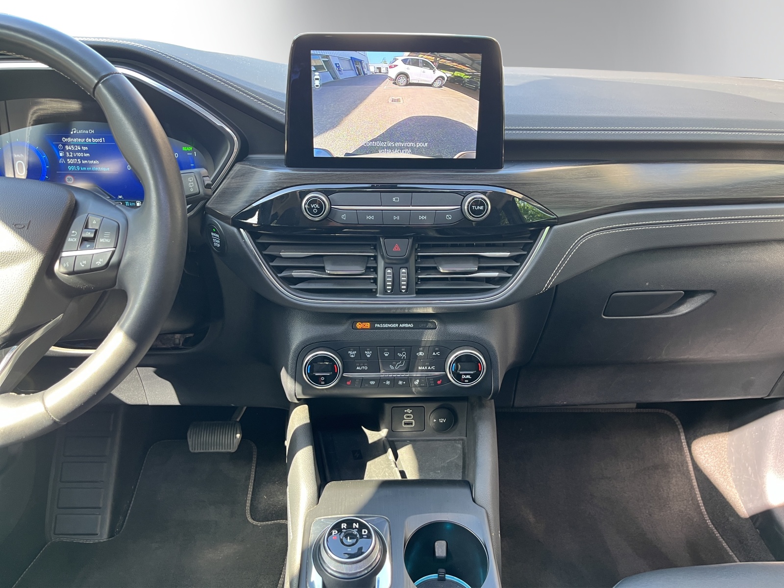 FORD Kuga 2.5 PHEV Vignale 2WD-image-12