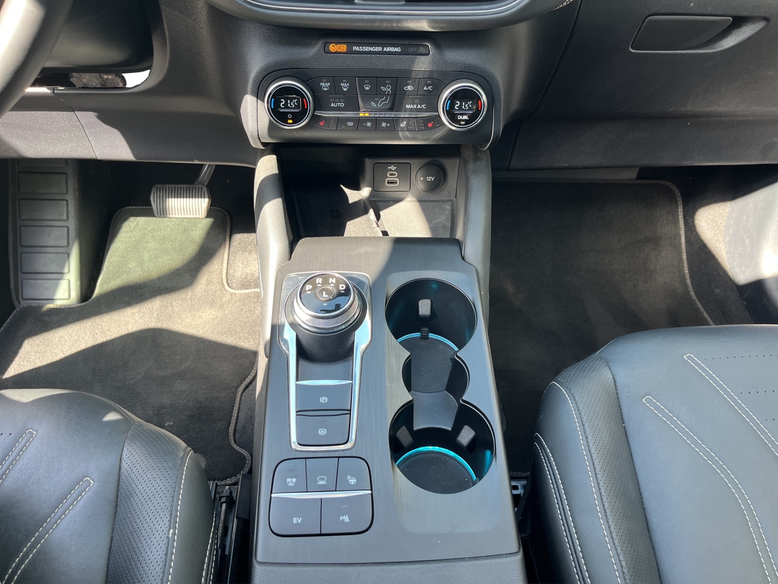 FORD Kuga 2.5 PHEV Vignale 2WD-image-14