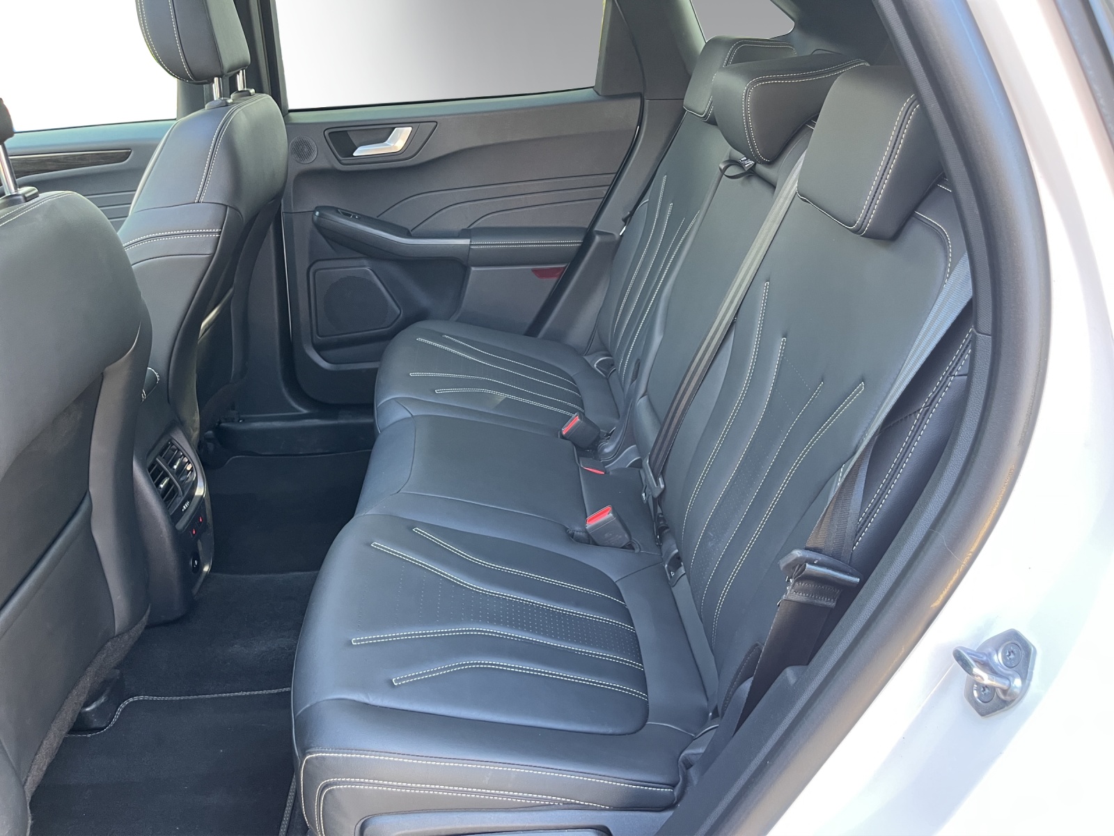 FORD Kuga 2.5 PHEV Vignale 2WD-image-8