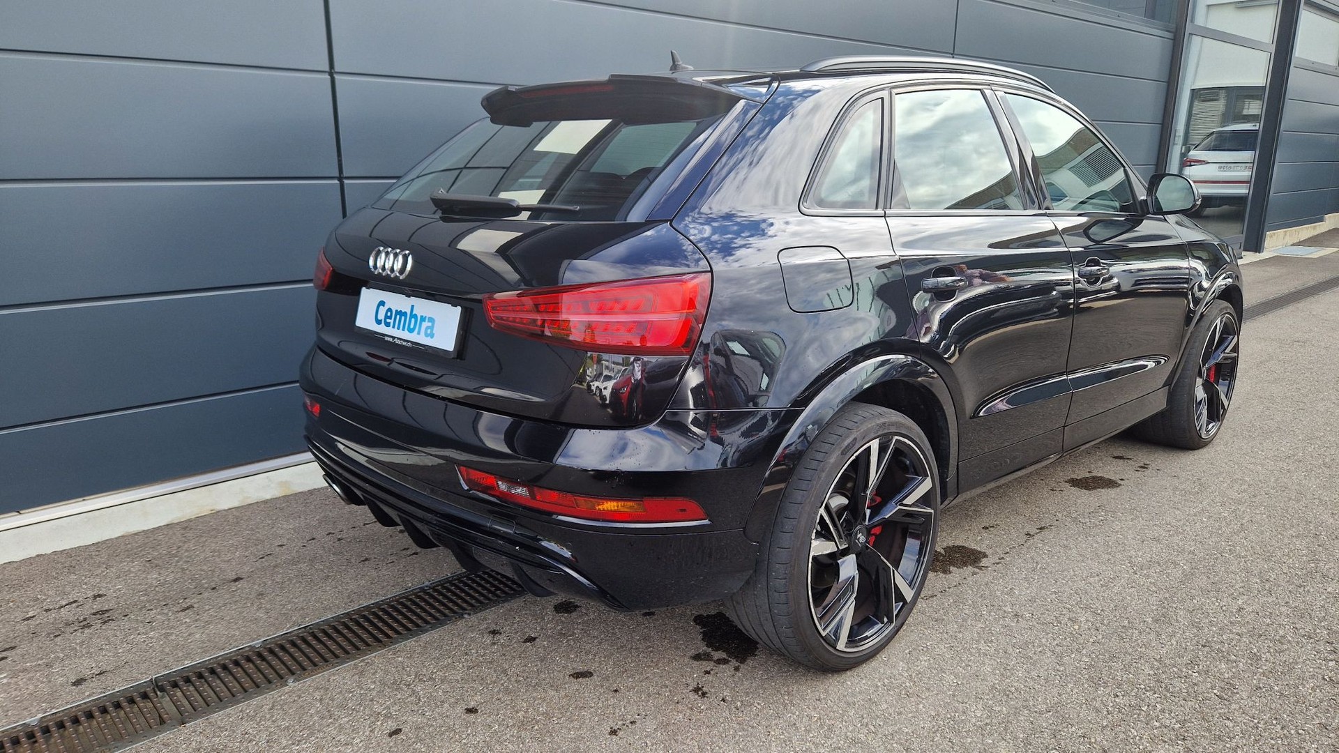AUDI RS Q3-image-6