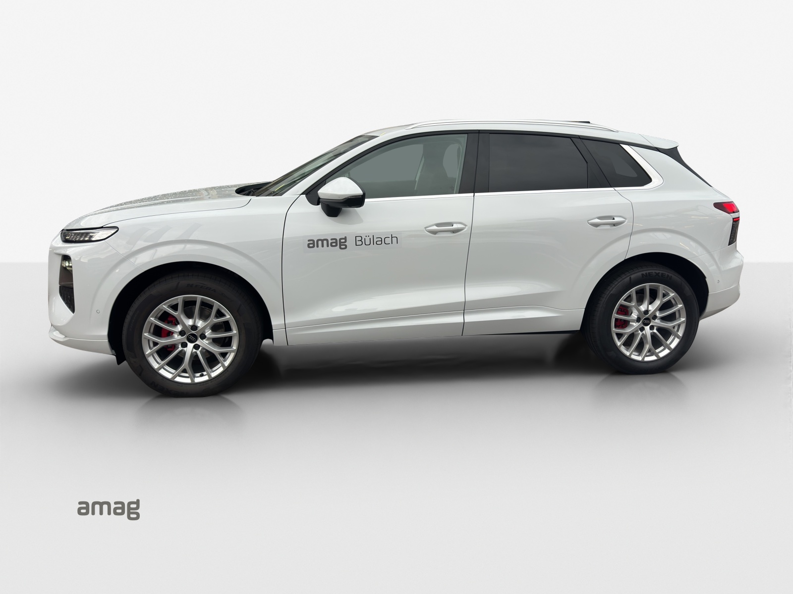 AUDI Q3 SUV 110 kW TFSI S tronic-showroom-element-1