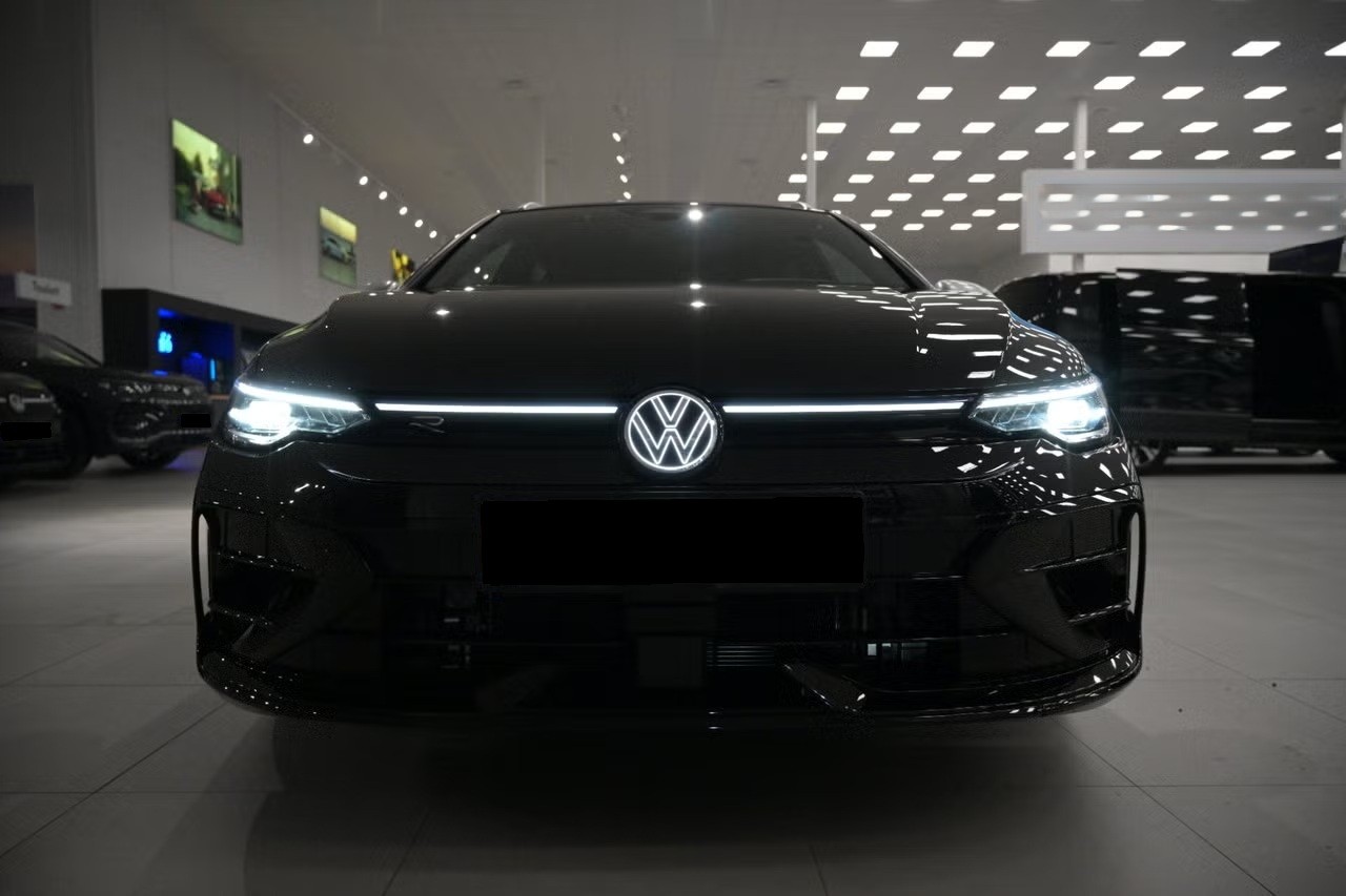 VW Golf Variant 2.0 TSI R DSG 4 Motion-image-7