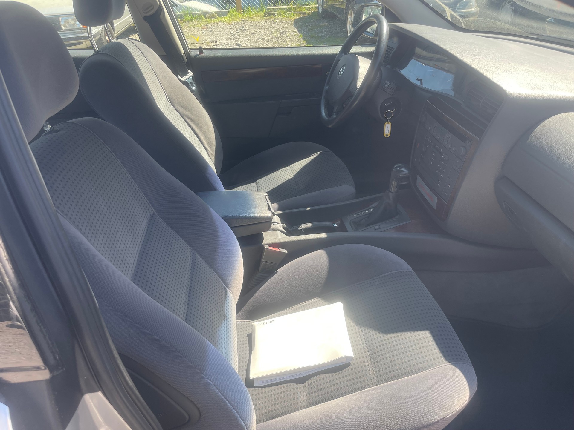 OPEL Omega 2.5i V6 Elegance-image-10