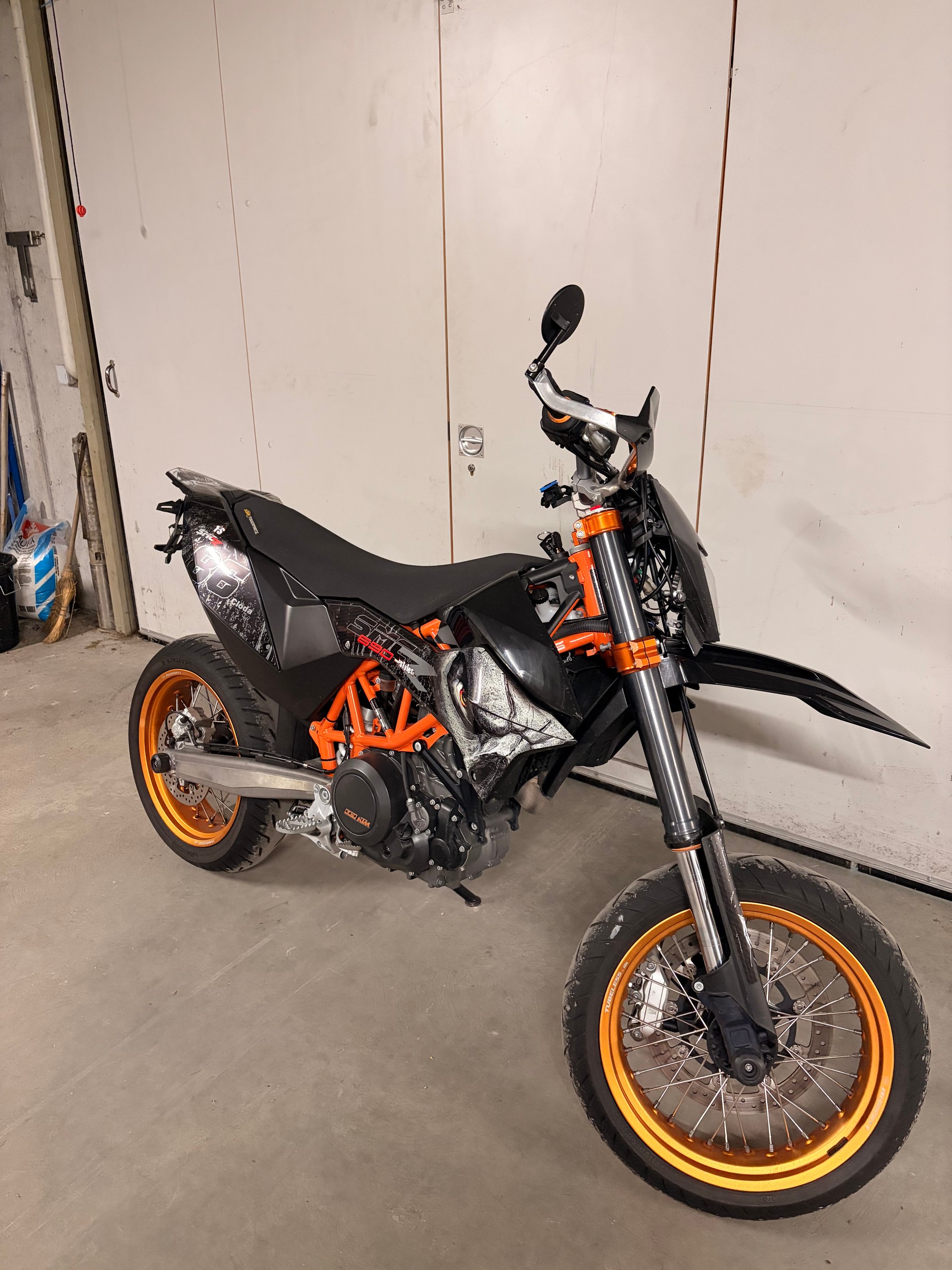 KTM 690 SMC R-image-3