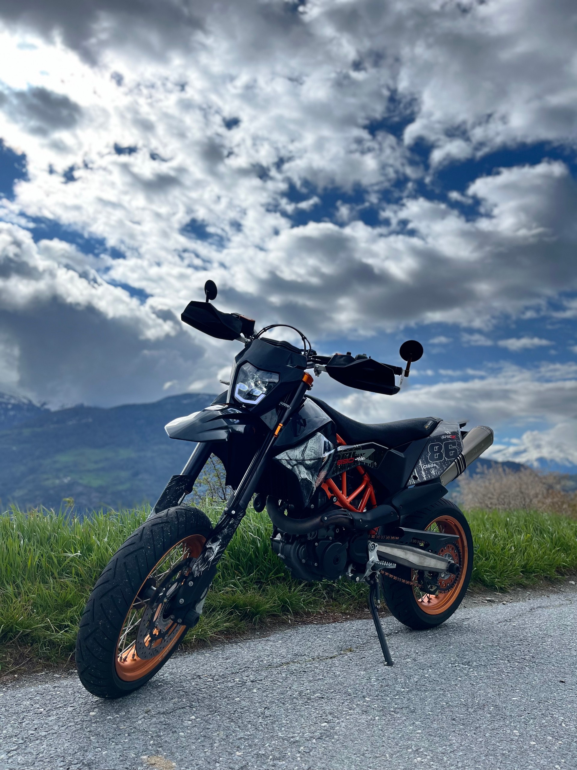 KTM 690 SMC R-image-2