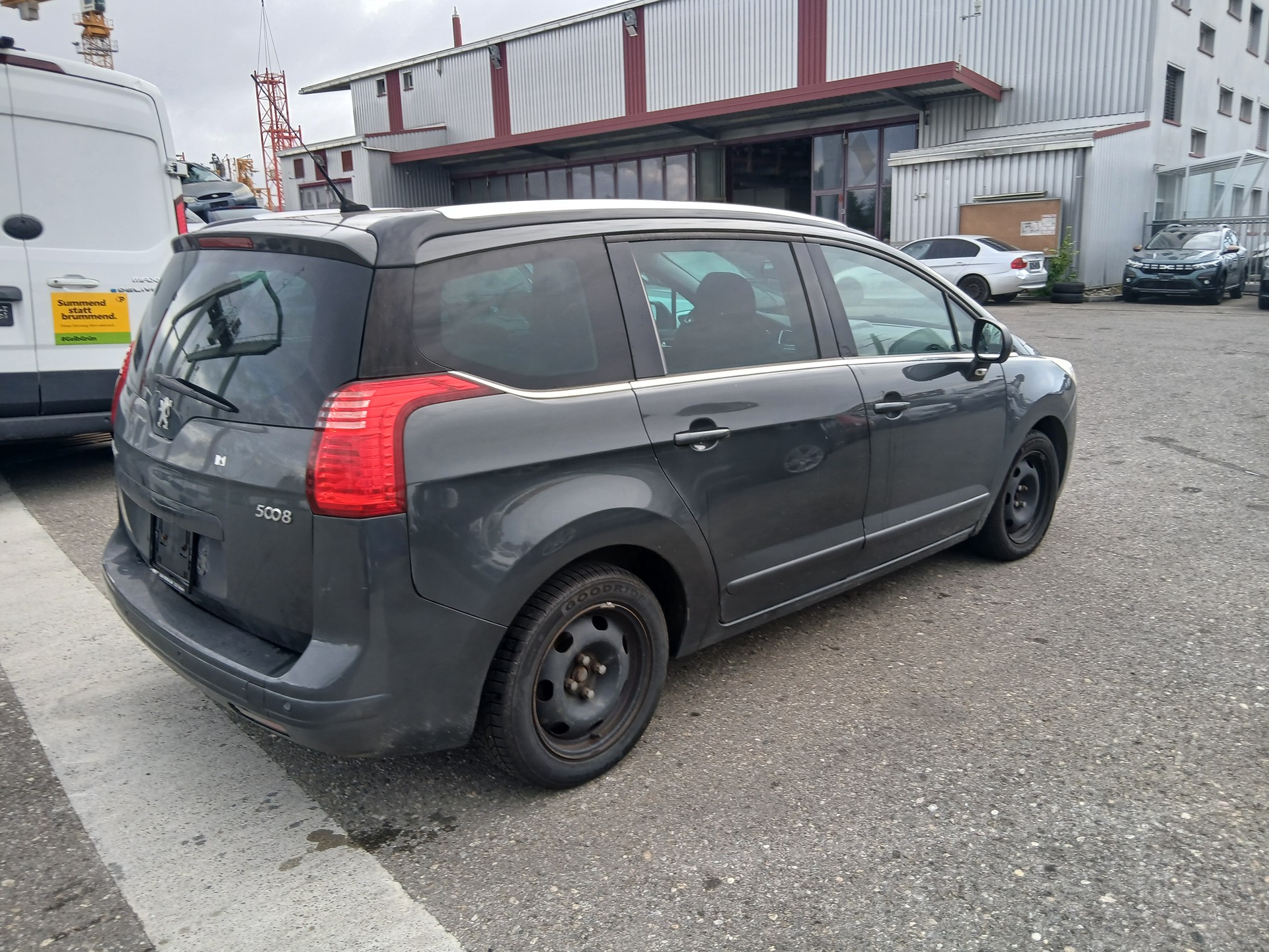 PEUGEOT 5008 1.6 16V T Active-image-3
