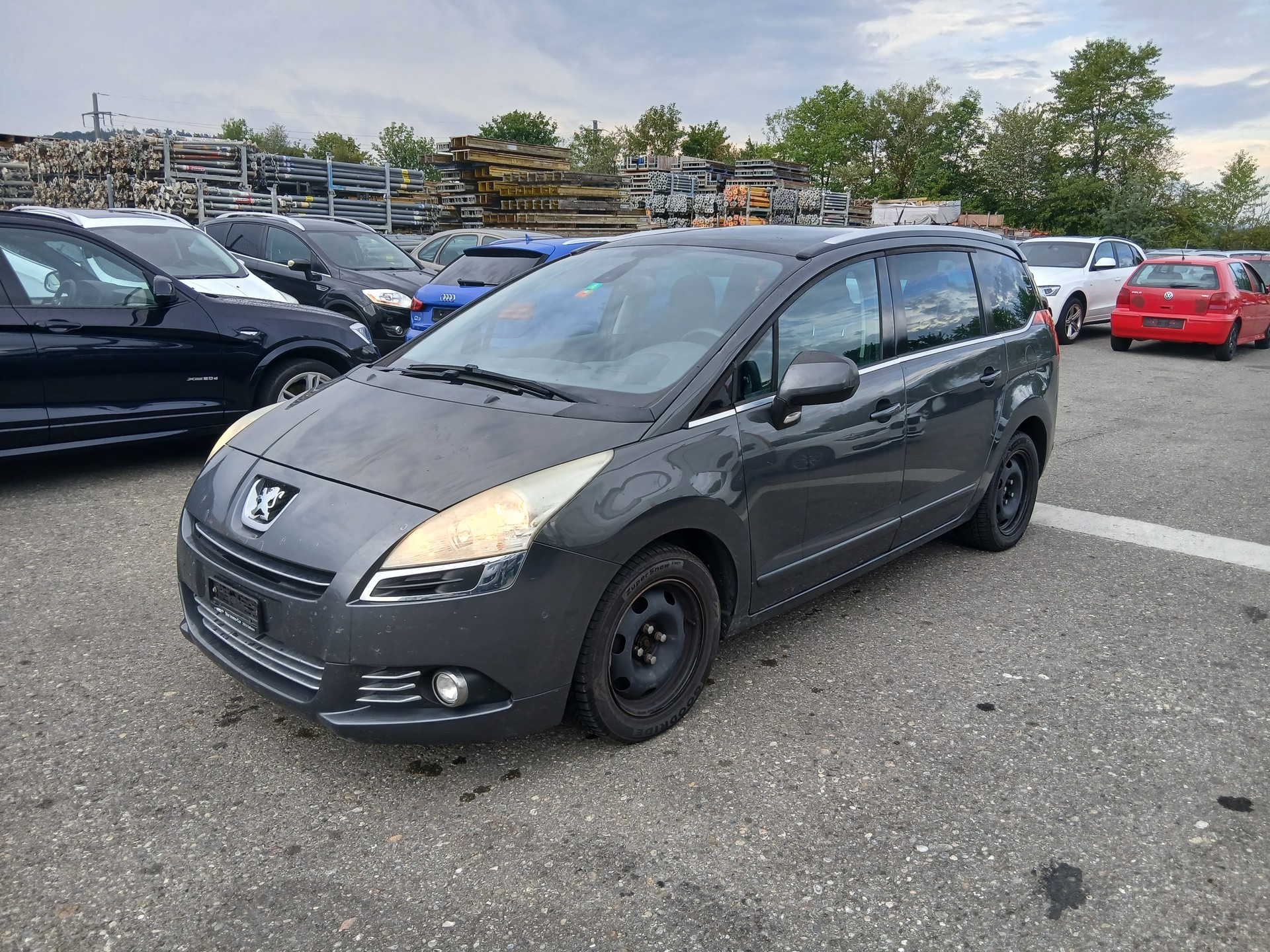 PEUGEOT 5008 1.6 16V T Active-image-1