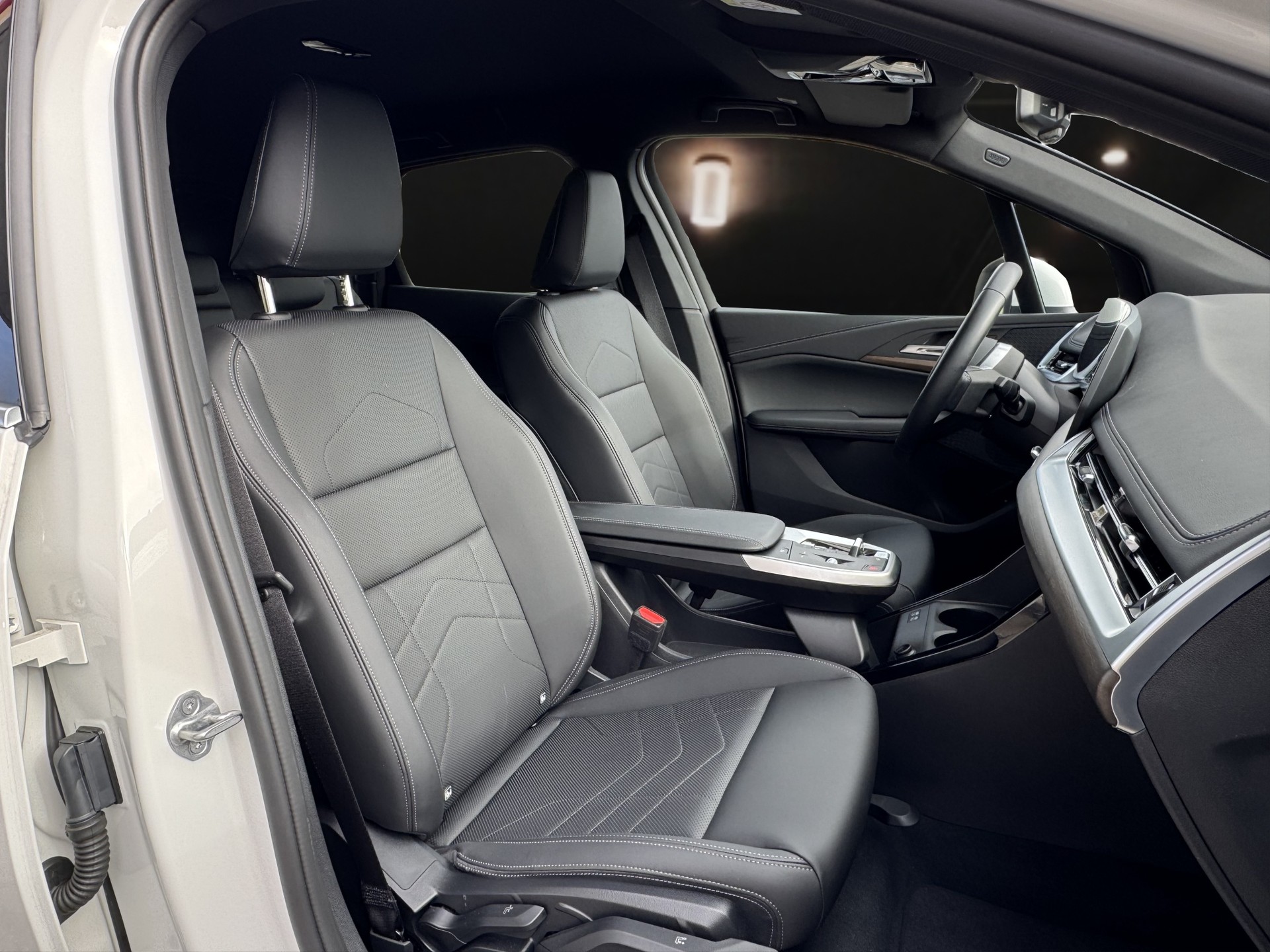 BMW 218d Active Tourer-image-9
