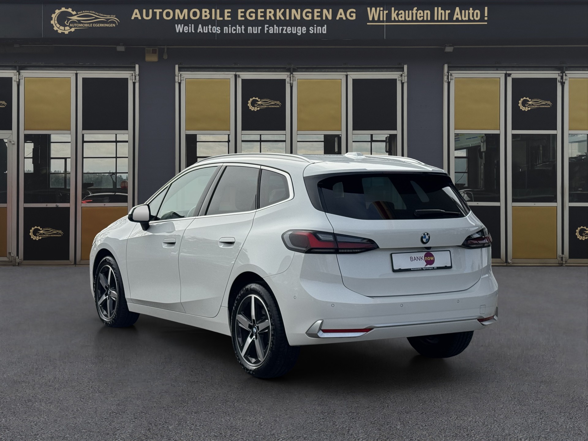 BMW 218d Active Tourer-image-6