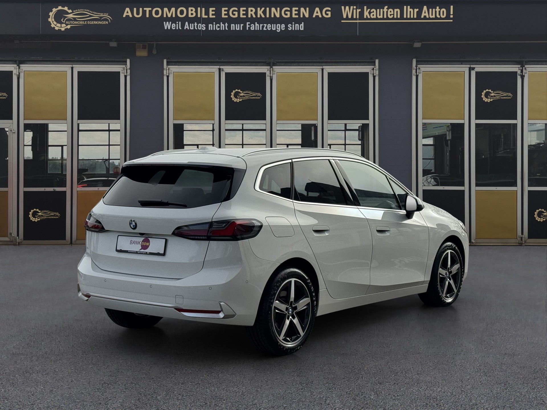 BMW 218d Active Tourer-image-4