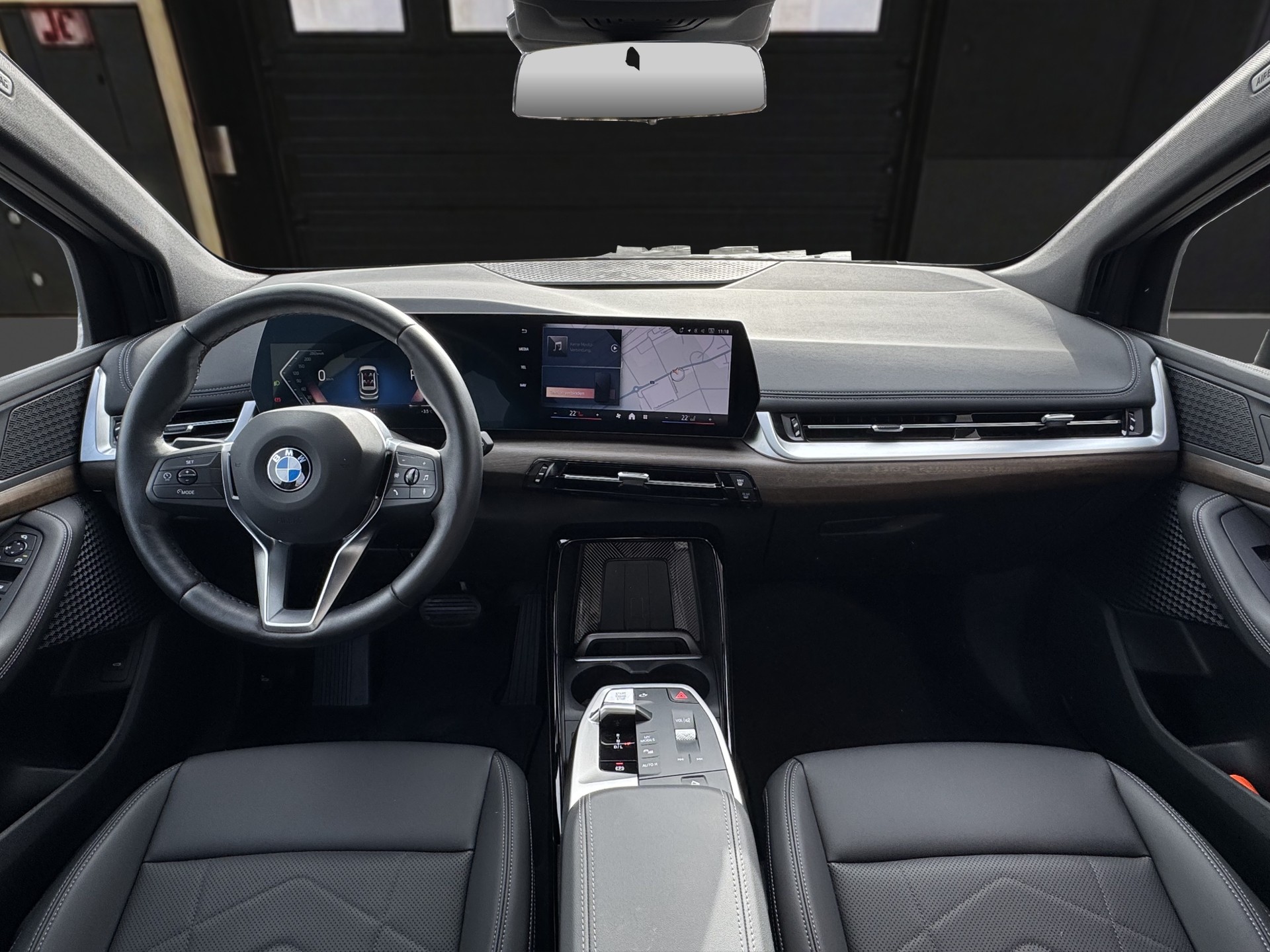 BMW 218d Active Tourer-image-10