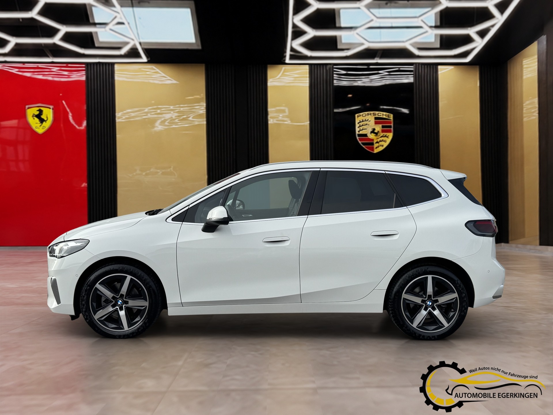 BMW 218d Active Tourer-image-7