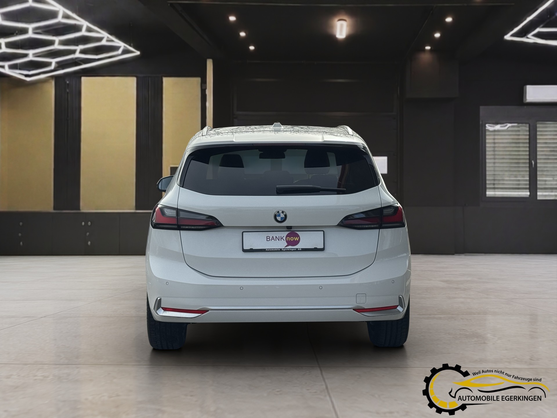 BMW 218d Active Tourer-image-5