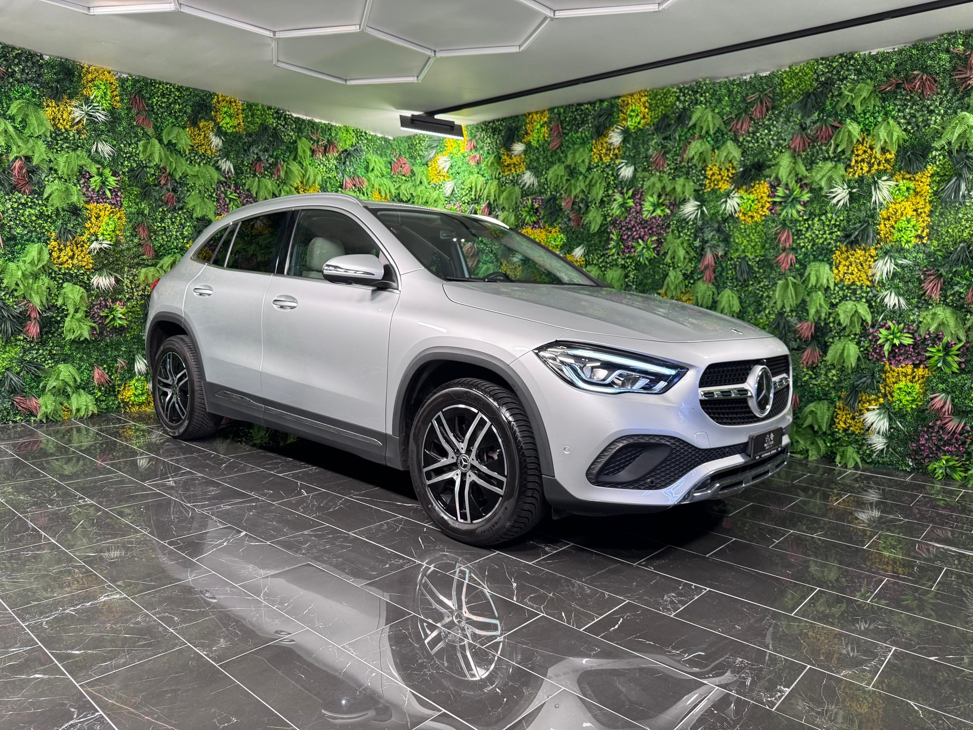 MERCEDES-BENZ GLA 220d 4Matic Progressive 8G-DCT