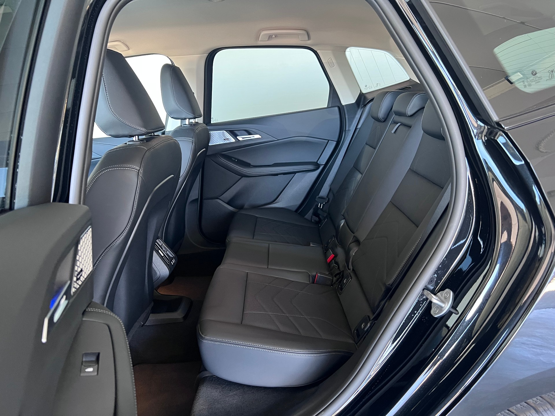 BMW 220i Active Tourer DKG-image-14
