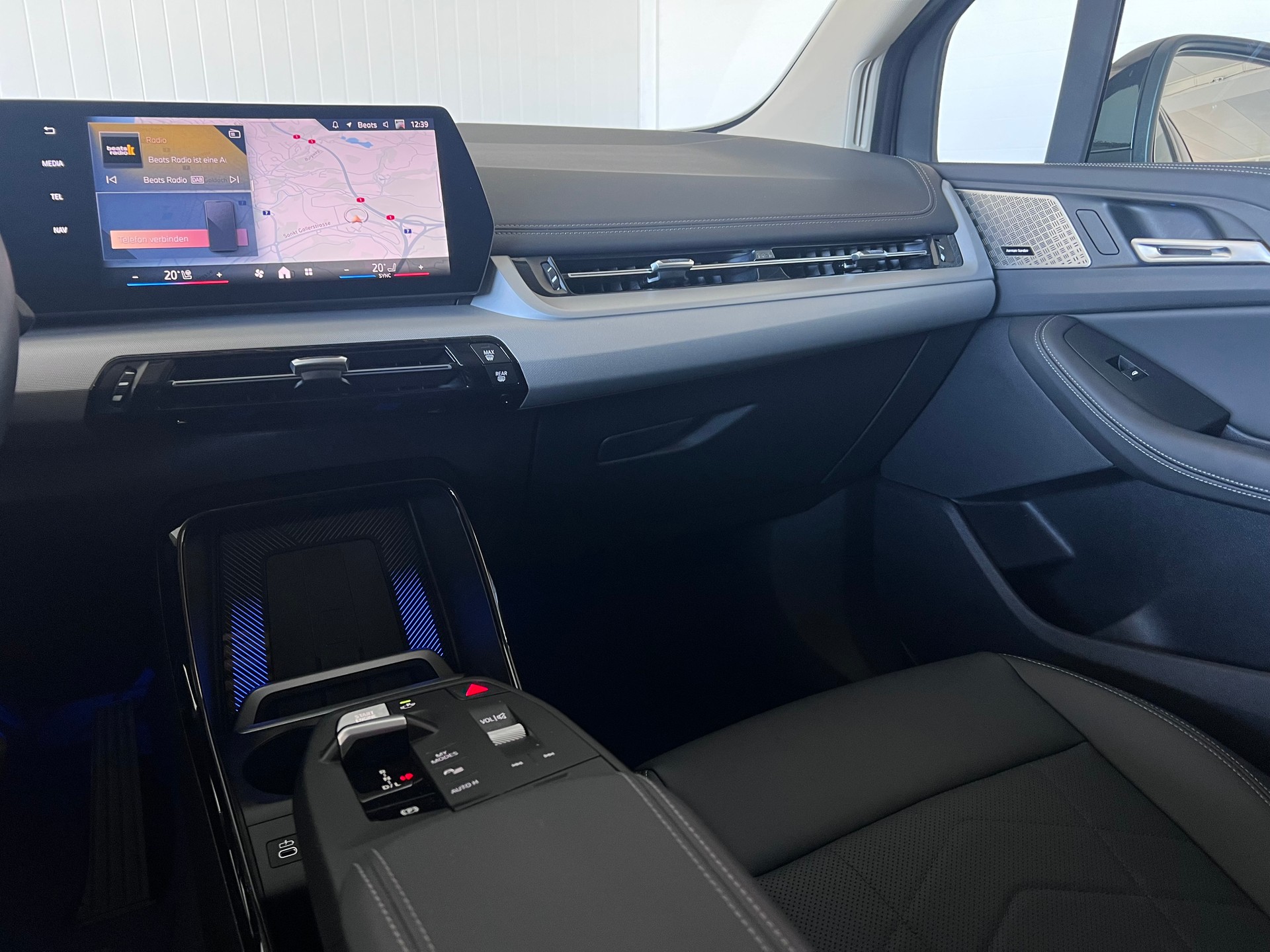 BMW 220i Active Tourer DKG-image-21