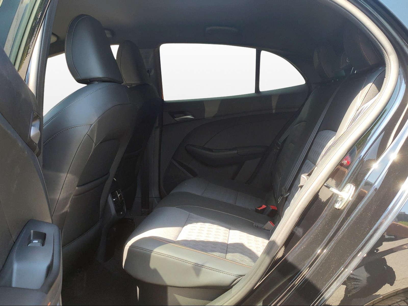 MG 3 1.5 Hybrid Luxury-image-9